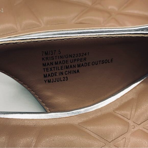 BCBGeneration  Women's Silver Bow Sling BuckleStrap Closure Kristin Flat Sz 7 - Picture 8 of 9